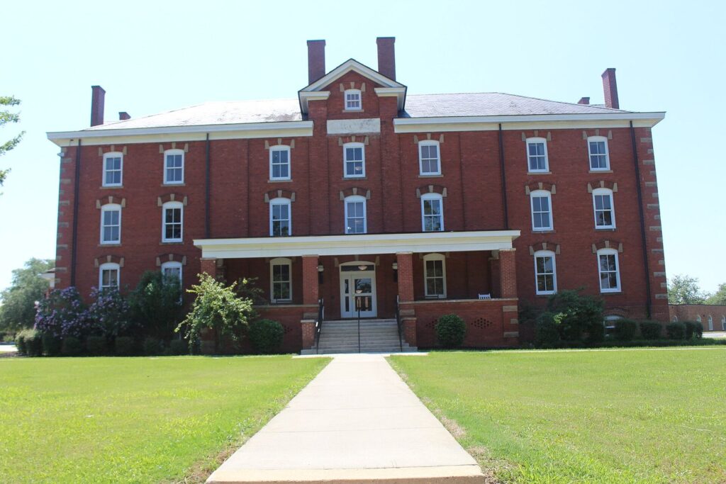 Huntington Hall at Fort Valley State University